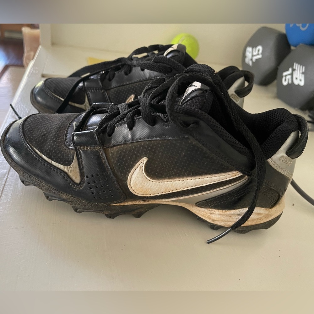 Boys Nike Football Cleats 4Y